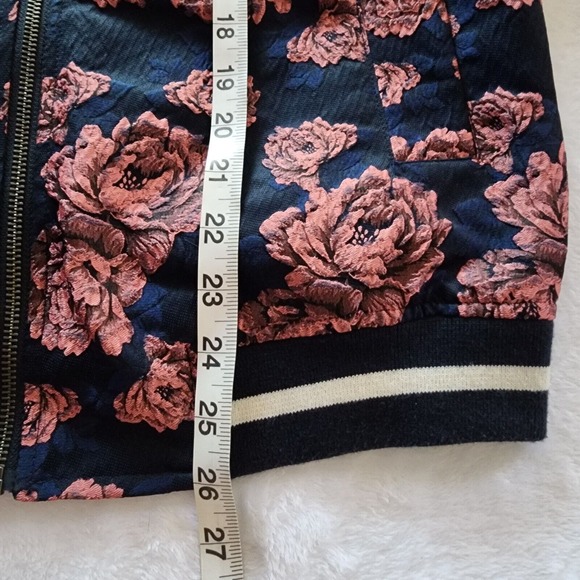 XS Frank and Oak Jacquard Floral Bomber Jacket Pink Navy Blue Embroidered Roses - Picture 4 of 10